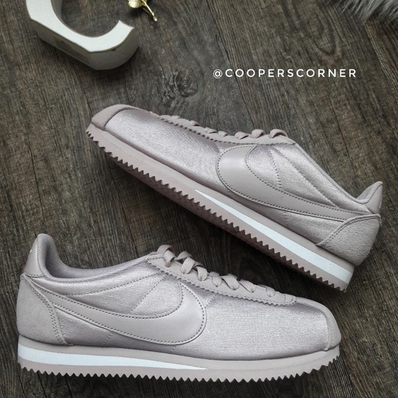 Nike Shoes - NEw Nike Classic Cortez Nylon